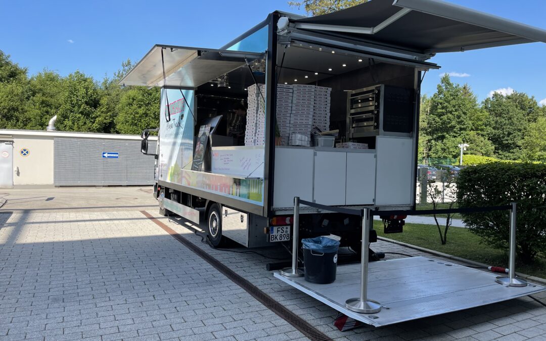 BK_Pinsa Truck_Ansicht von hinten mit offener Klappe
