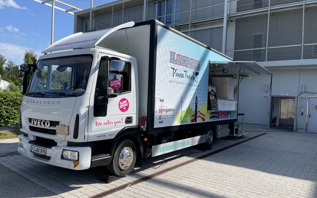 BK_Pinsa Truck_groß_Frontansicht_mit geöffneter Klappe